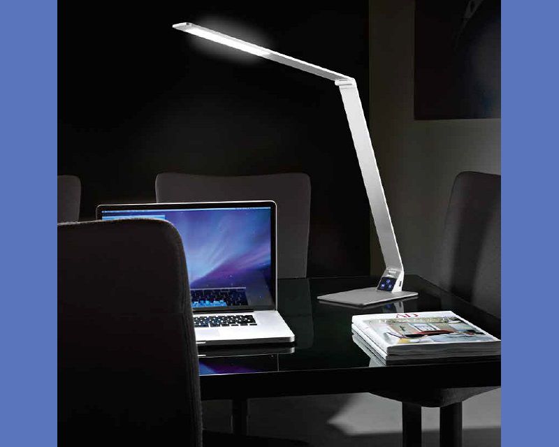 Lampada da scrivania a LED lampada da tavolo orientabile con